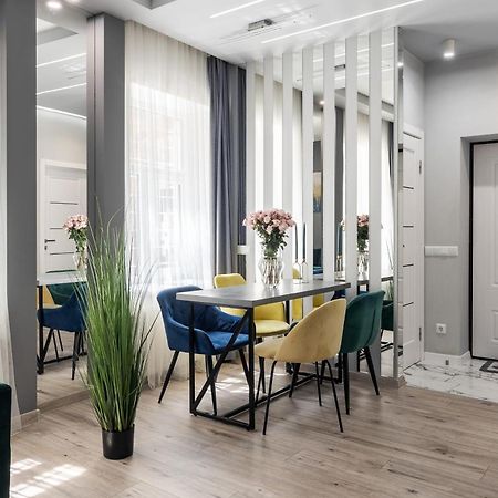 Royal Apartment On Balabana Street Lviv Exterior photo