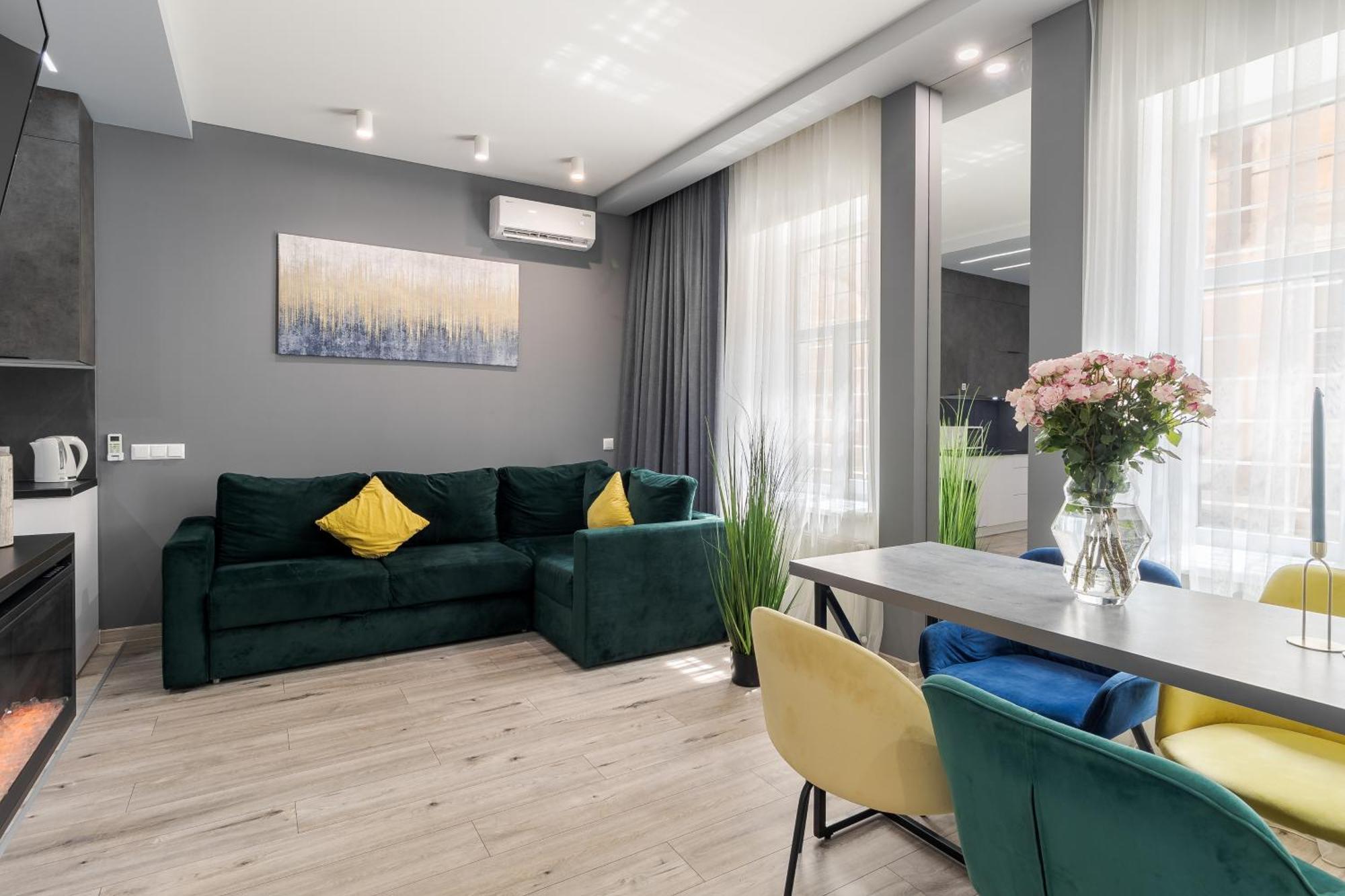 Royal Apartment On Balabana Street Lviv Exterior photo