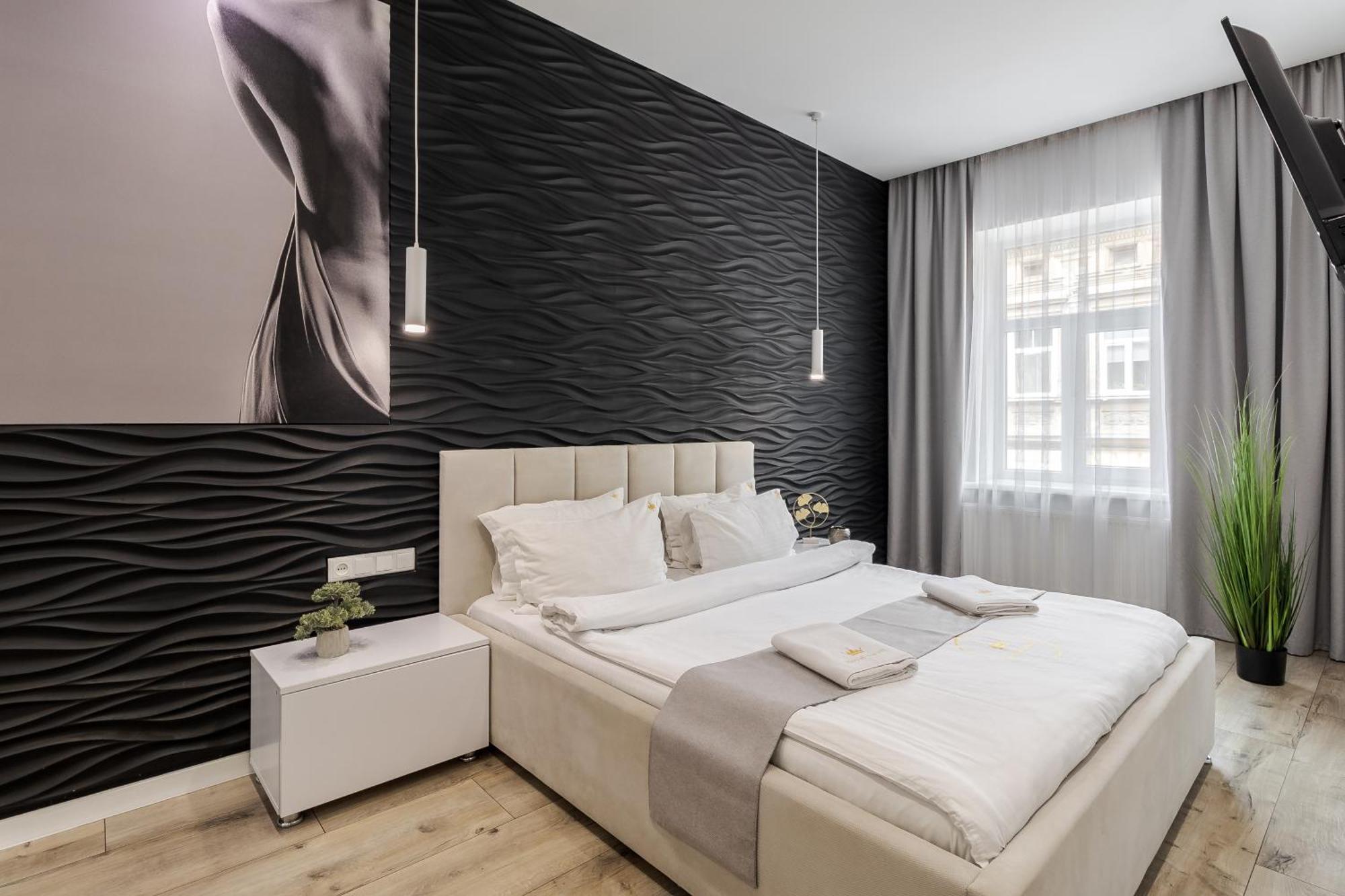 Royal Apartment On Balabana Street Lviv Exterior photo